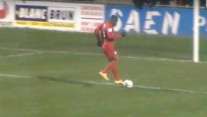 PONIZIO RIVALA: Svako je bar jednom poželeo da postigne ovakav gol (VIDEO)