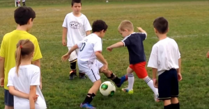 DETE VANZEMALJAC: Tek izašao iz pelena, a dribla kao Mesi (VIDEO)