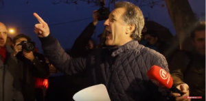 ‘ZA DOBRA STARA VREMENA’: Zdravko Mamić pravio šou ispred zatvora (VIDEO)