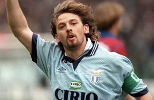 VREMEPLOV: Znate li ko je uz Mihu postigao het-trik iz slobodnjaka? (VIDEO)