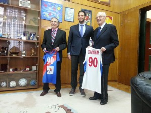 LEGENDE SE NE ZABORAVLJAJU: Udovičić poklonio dresove sa brojem 90 Stankoviću i Grozdanoviću