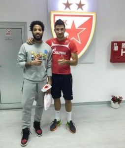 ZVEZDA TV: Poseta Markusa Vilijamsa fudbalerima Zvezde (VIDEO)