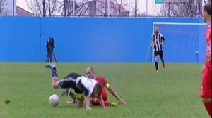 STRAVIČNO: Ovako je Vulićević doživeo jeziv prelom ruke! (VIDEO)