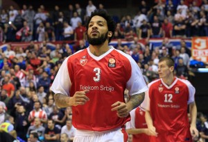 DELIJE, POMOZITE VILIJU: Markus Vilijams u potrazi za fudbalskim dresom Zvezde! (FOTO)