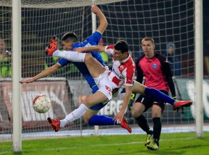 KAKVA ‘BORBA’: Vieira 12 – Katai 12, Zvezda vodi 3:0 (VIDEO)