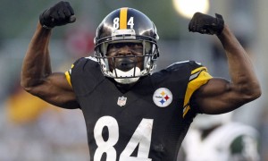 NAJLUĐA PROSLAVA IKADA: Igrač Pitsburga nasrnuo na gol i uplašio redarku (VIDEO)