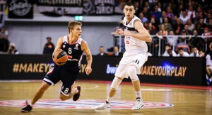 POGODIO GA PORAZ SVOG TIMA: Pijan promašio stan i prespavao kod komšije