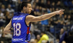 NE PRAŠTAJU MU PROŠLOST: Кonflikt Grobara i Radivojevića pred početak drugog poluvremena (VIDEO)