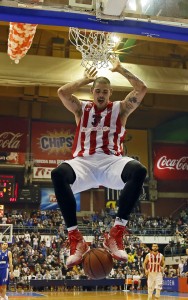 LAGANO: Kvinsi do Cirbesa, a onda erupcija u hali (VIDEO)