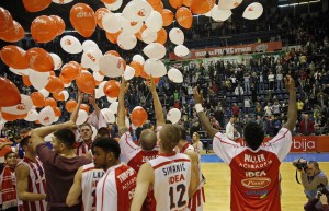 DUHOVITI SIMANIĆ: Košarkaš Crvene zvezde šali se na svoj račun (FOTO)