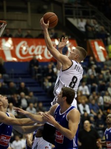 MAGIJA DŽIKIĆEVIH PULENA: Navijači žele da Partizan uvek ovako igra! (VIDEO)