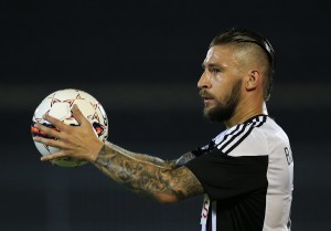 KAO DA JE ASTRONAUT: Bandalovski ne odustaje (FOTO)