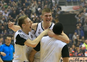 RAZLIČITA MIŠLJENJA: Grobari već razmišljaju šta da rade sa Cedevitom (ANKETA)