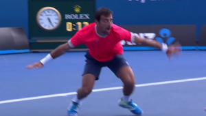 PAROLA ‘SNAĐI SE’: Kad nema reketa, može i bez njega (VIDEO)