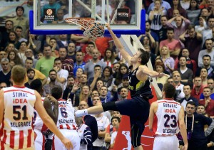 ZATO JE LJUBIMAC GROBARA: ‘Leteći Čeh’ bio nemilosrdan protiv Crvene zvezde (VIDEO)