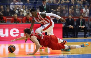 TO MOŽE SAMO MILER: Neverovatan pogodak Amerikanca u stilu NBA zvezda (VIDEO)
