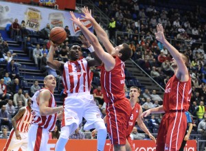 POSLASTICA: Da li je Miler ikada imao lakšu situaciju za fenomenalno zakucavanje (VIDEO)