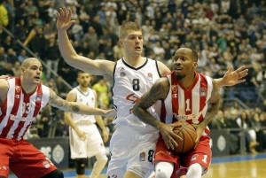 ‘BUKMEJKERI’ VERUJU U ZVEZDU: Ni Partizan nije bez šansi