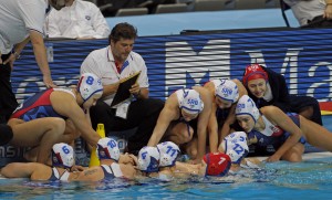 FOTO-UBOD: Nemice biju kao muškarci, krv lije, ali i tri prsta visoko gore (FOTO)