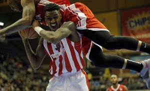 MOĆNO: Miler zakucava, ali Zvezda ubedljivo gubi (VIDEO)