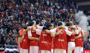 FOTOGALERIJA: Emocije i susreti starih prijatelja na početku, crveno-bela fešta na kraju