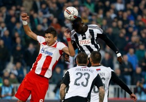 FOTOGALERIJA SA DERBIJA: Bakljada, radost, tuga, požar, gađanje sudija, hapšenje na terenu…