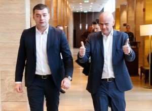 FOTO-UBOD: Ifantino je stigao u Beograd, ali ga nije dočekao samo Tole, već alfa i omega hrvatskog fudbala (FOTO)