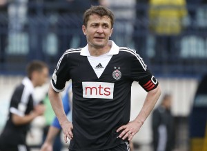 PROBIJENA ODBRANA RADNIČKOG: Kapiten dovodi Partizan u vođstvo (VIDEO)