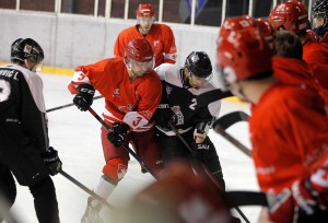 HOKEJ: Zvezda izjednačila u finalu u utakmici punoj preokreta, poker golova Popravka (VIDEO)