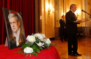 KOMEMORACIJA: Legende se oprostile od Slobodana Santrača (FOTOGALERIJA)