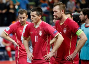 TRENUTAK ODLUKE: Da li je ova sudijska greška uticala na ishod meča Srbija-Rusija? (VIDEO)