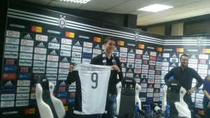 NOVA CRNO-BELA ‘DEVETKA’: Čika Trba ga poredi sa Manceom i Miloševićem, a to onda nešto znači