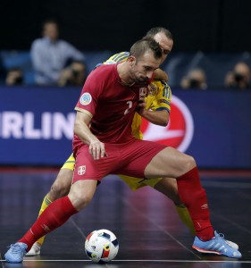 ČAST: Srpski futsaler dobio dres lično od ‘El Pibea’ (VIDEO)