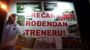 LEPA FUDBALSKA PRIČA IZ NIŠA: Treneru za rođendan – bilbord u centru grada! (FOTO)