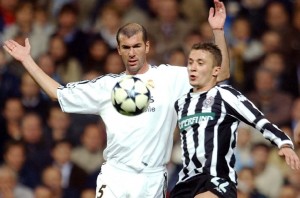 VREMEPLOV: I Zinedin Zidan je oblačio dres Partizana! (FOTO) (VIDEO)