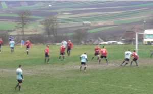 RUMUNSKA ZONA: Kad sudija prizna gol, a lopta uđe sa druge strane mreže (VIDEO)