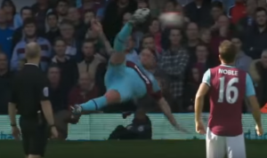 FUDBALSKE ZVEZDE VIDELE MAJSTORIJU: ‘Makazice’ koje su oduševile Evropu (VIDEO)