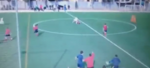 ZA ZATVOR: Iznabadao protivnika i krvave glave ga poslao u bolnicu (VIDEO)