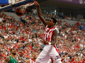 MILERMANIJA SE NASTAVLJA: Kvinsi postao ‘zaštitno lice’ seoske kuće (FOTO)