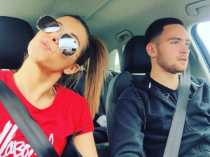 NE IGRA, ALI BRILJIRA VAN TERENA: Živković šmekerski iznenadio devojku za 8. mart (VIDEO)