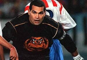 VREMEPLOV: Golčina Čilaverta ‘levicom’ sa svoje polovine u čuvenom dresu sa buldogom (VIDEO)