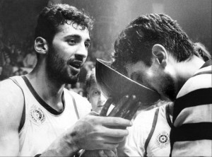 VREMEPLOV: Kako je Divac predvodio Partizan do trećeg evropskog trofeja (VIDEO)