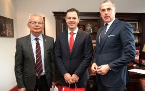 UGOSTILI GRADONAČELNIKA: Mali posetio Crvenu zvezdu