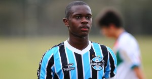 INSPIRACIJU TRAŽIO U ZVEZDI? Neverovatan gol mladog igrača Gremija (VIDEO)