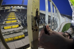 TUŽNA SLIKA IZ HUMSKE: Tmurno nebo i prazne tribine, za koga se fudbal igra? (FOTO)