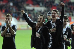 ENGLEZI BI DA KUPUJU U HUMSKOJ: Arsenal i Siti prate dešavanja u Partizanu