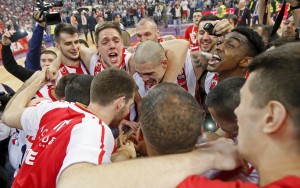 ZVEZDINA SEZONA IZ SNOVA: I FK čestitao košarkašima na sjajnom uspehu (FOTO)