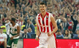 KRENULO JE ZASIPANJE: Zvezda trojkama otvorila meč u Moskvi (VIDEO)