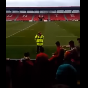 SERENADA ZA REDARA: Kad navijači zapevaju, obrazi porumene (VIDEO) (FOTO)