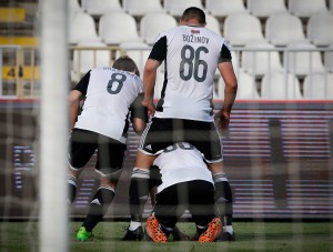 UHVAĆEN U ‘NEZGODNOJ’ POZI: Božinov čestitao Partizanovom ‘biseru’ (FOTO)